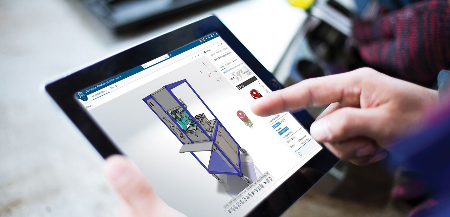 Woman using the cloud-based 3DEXPERIENCE Works 3D CAD solution on a tablet
